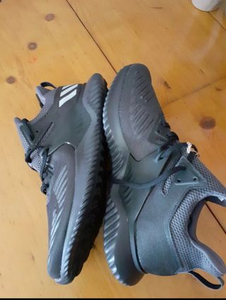 Zapatillas Adidas Alphabounce talla 46 de segunda mano por 30 EUR en Madrid  en WALLAPOP
