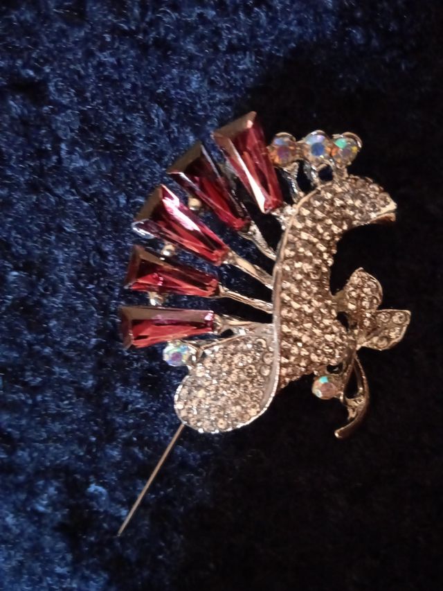 spilla con strass,idea regalo