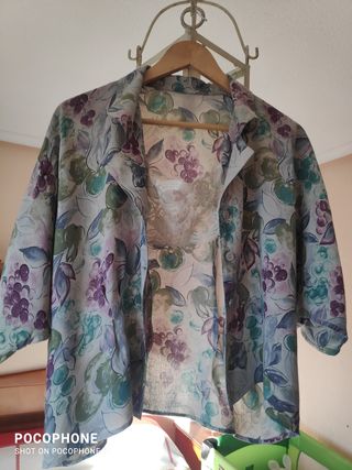 REBAJADA BLUSA PRECIOSA talla 44.