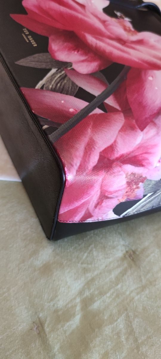 Bolso de piel de la firma Ted Baker