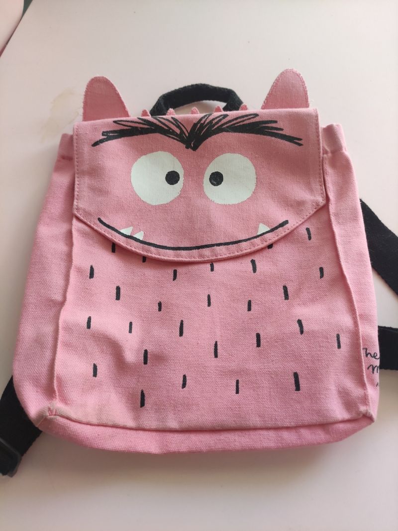 mochila monstruo de colores de segunda mano por 13 EUR en Premià