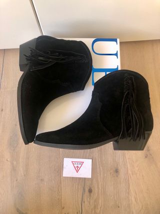 Botines piel Guess nuevos