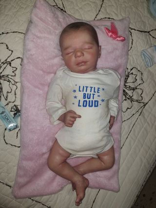 VENDO MUÑECO REEBON