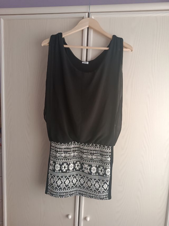 vestido negro y blanco