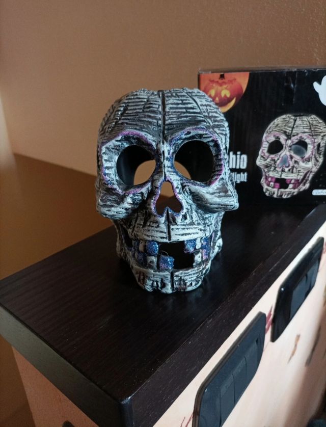 Portacandela a forma di teschio