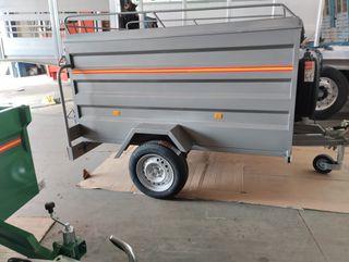 REMOLQUE CAJA CERRADA CARGA VEHICULOS QUADS MOTO