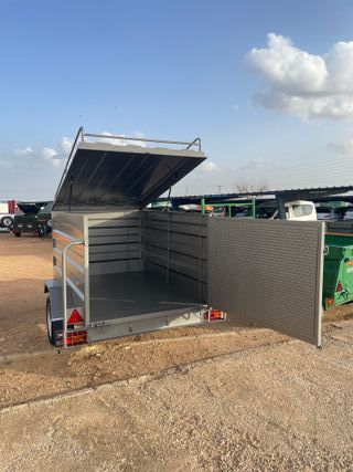REMOLQUE CAJA CERRADA CARGA VEHICULOS QUADS MOTO