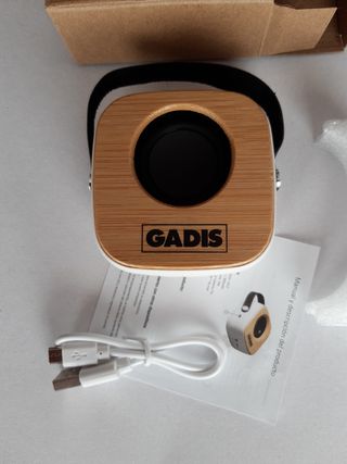 Altavoz portátil pequeño Bluetooth.