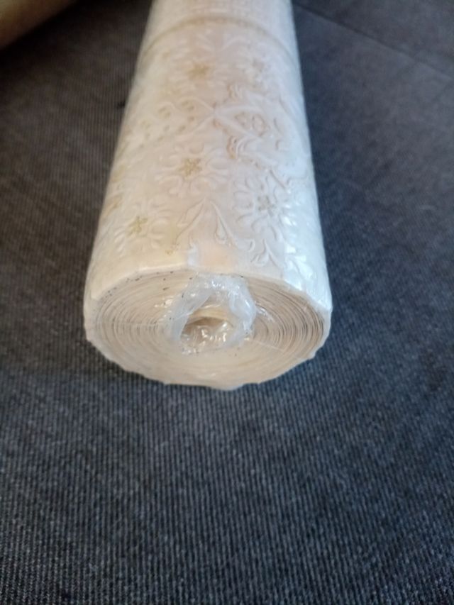Rollo empapelar paredes antiguo. Nuevo. R