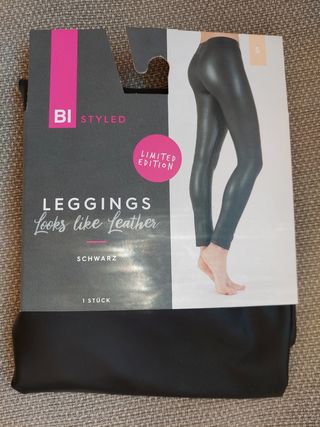 Leggins (como si fuera piel) negro. T-S