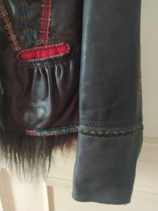 CHAQUETA DE PIE MARCA SOMINEMI