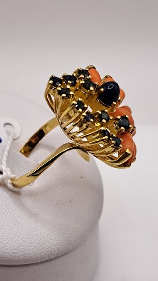 Anillo de Oro 18K con Zafiros Azules Naturales