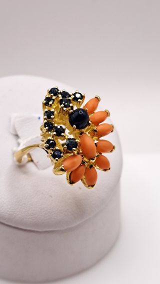 Anillo de Oro 18K con Zafiros Azules Naturales