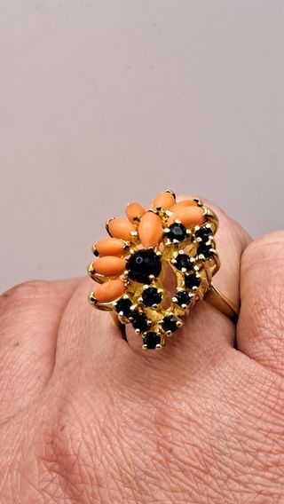 Anillo de Oro 18K con Zafiros Azules Naturales