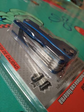 alicate multiusos con linterna