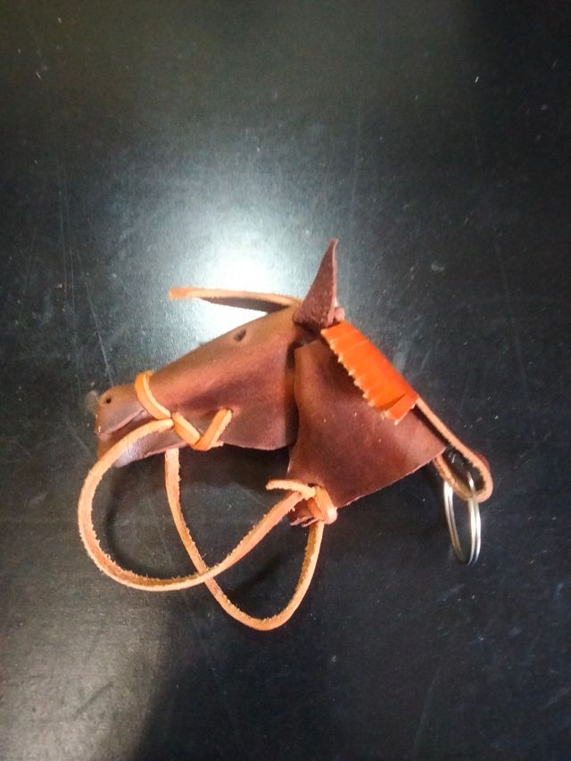 Llaveros cabeza de caballo  cuero.