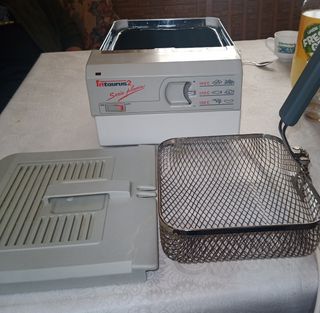 Freidora Taurus 2 nueva