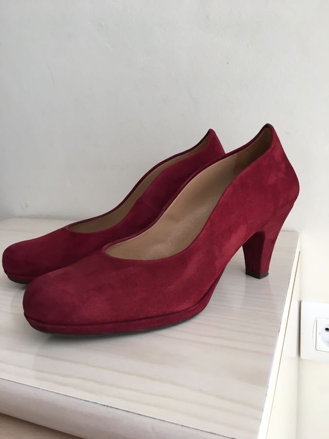 Sapatos de salto alto tamanho 38