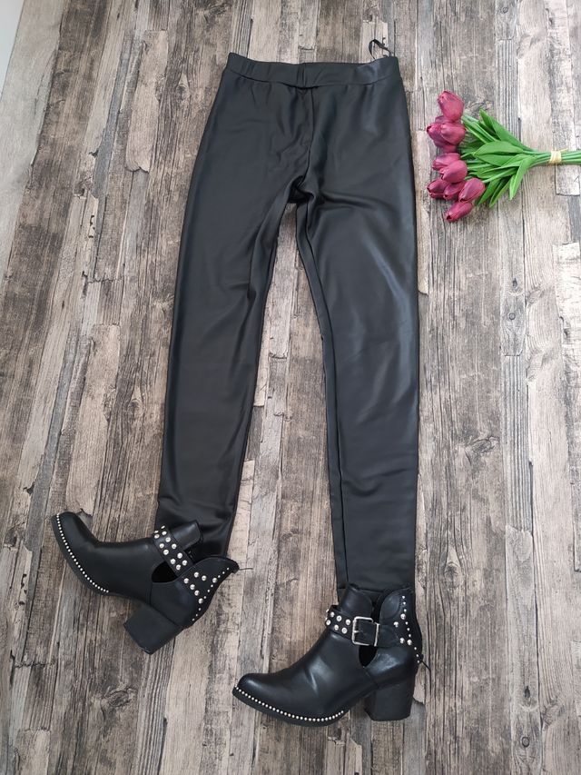 Pantalón polipiel  🖤 talla M