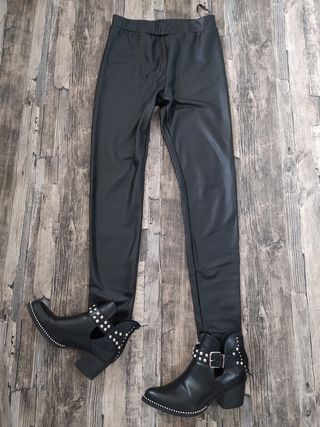 Pantalón polipiel  🖤 talla M