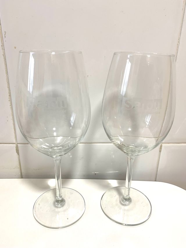 Dos copas de vino
