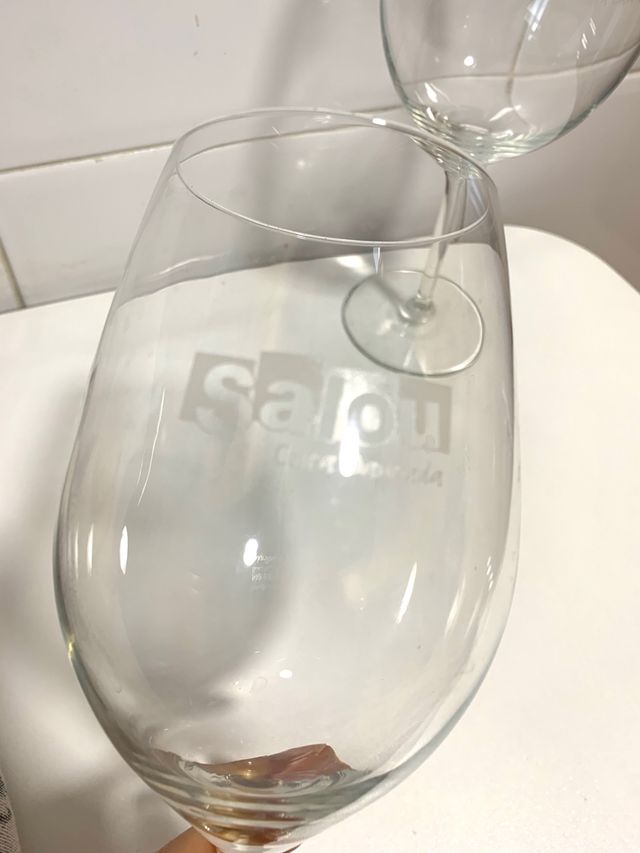 Dos copas de vino