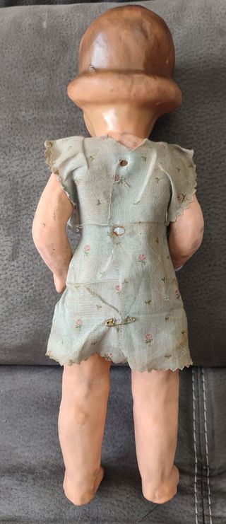 Primera muñeca " La Pepa" (34cm) de cartón y barr
