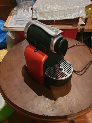 Maquina café Nespresso Delonghi
