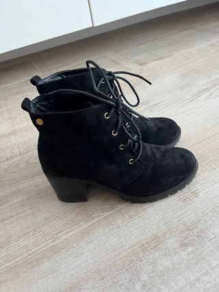Botines negros de ante