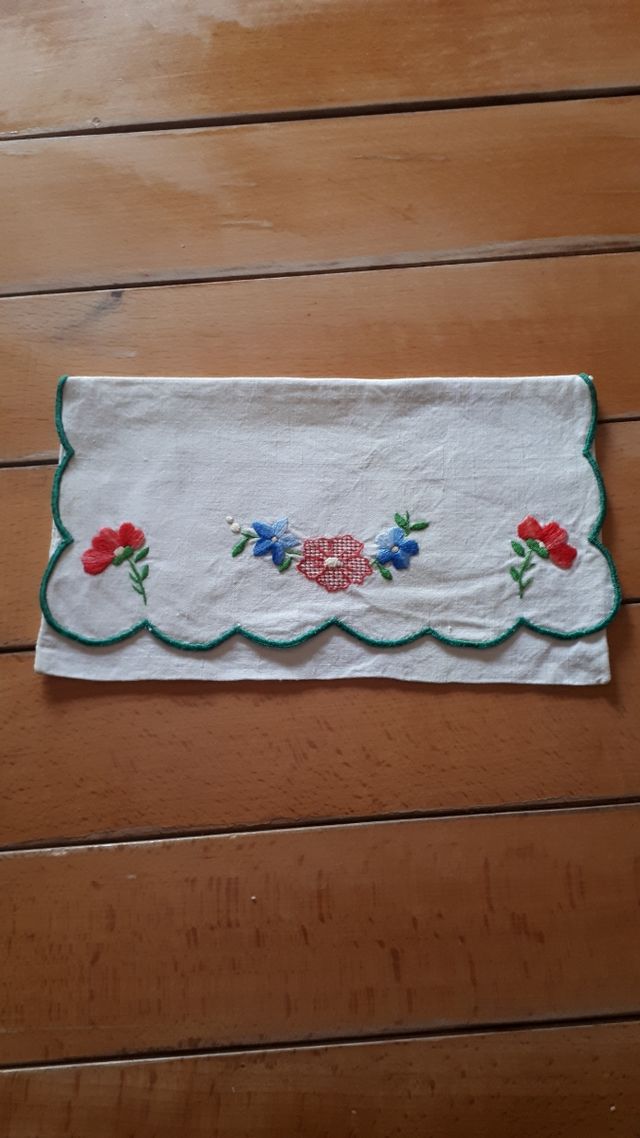 Bustina vintage porta posate fatta e ricamata a ma