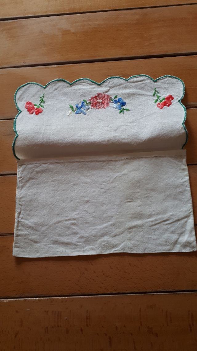 Bustina vintage porta posate fatta e ricamata a ma