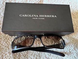 LOTE 3 GAFAS: C. Herrera, Lacoste etc.