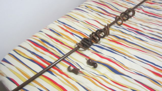 RIEL DE MADERA CON TODOS SUS ACESORIOS