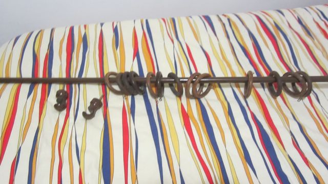 RIEL DE MADERA CON TODOS SUS ACESORIOS