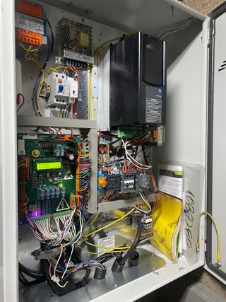 Ayudante montador de ascensores