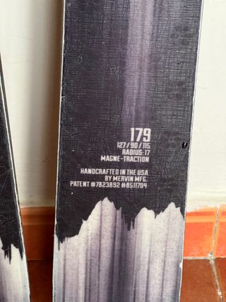 Esquis Lib Tech 179 con kingpin y piel de foca