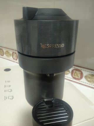 Cafetera NESPRESSO VERTUO.