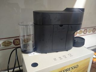 Cafetera NESPRESSO VERTUO.
