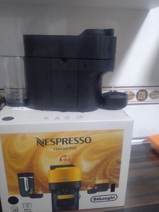 Cafetera NESPRESSO VERTUO.