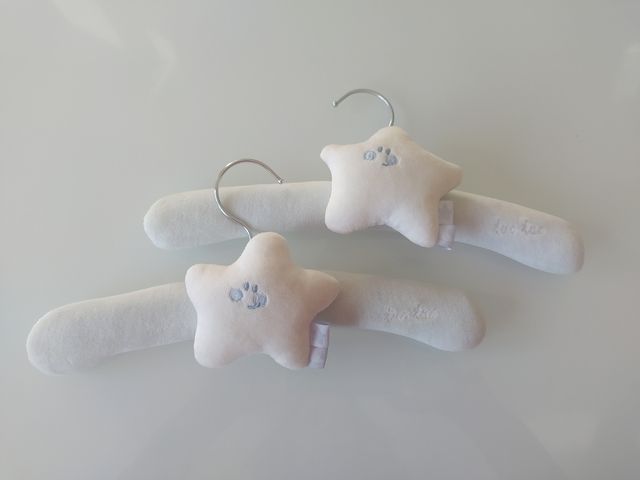 Dos perchas bebe TUC TUC