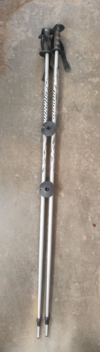 135, Palos esqui Locust, Nuevos