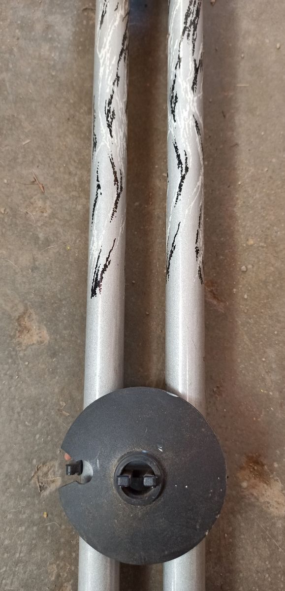 135, Palos esqui Locust, Nuevos