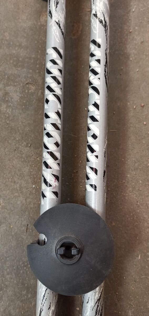 135, Palos esqui Locust, Nuevos