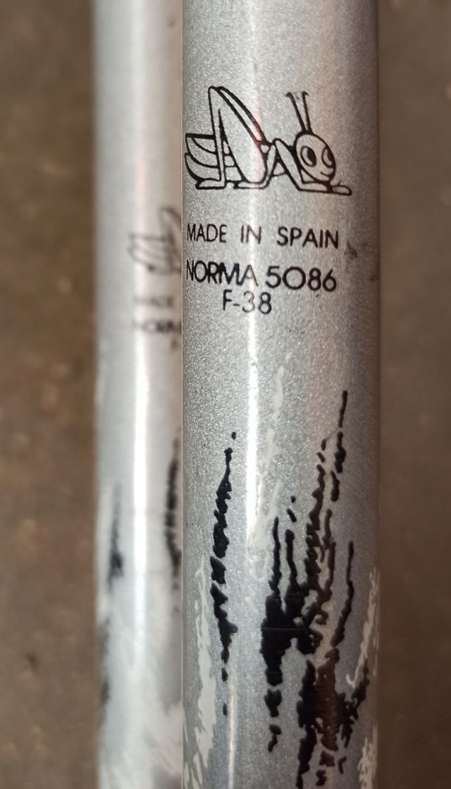 135, Palos esqui Locust, Nuevos