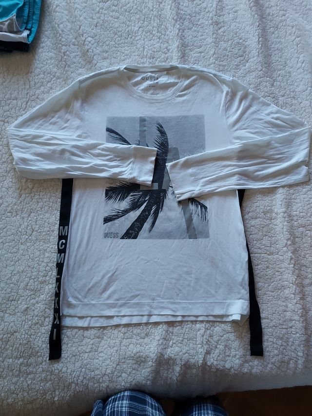 Camiseta Guess manga larga hombre.