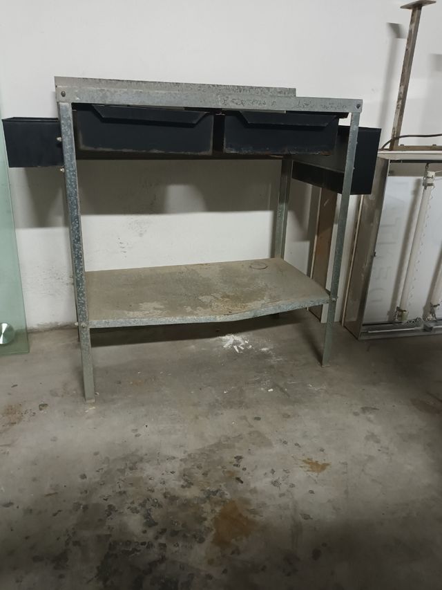 Vendo bancone libreria in ferro