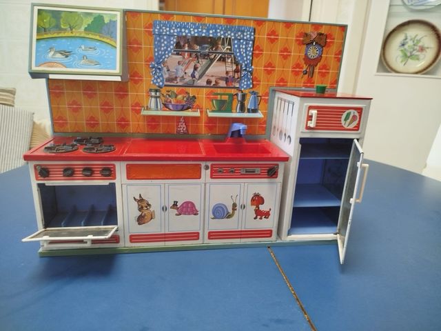 Cocinita de muñecas. Rico