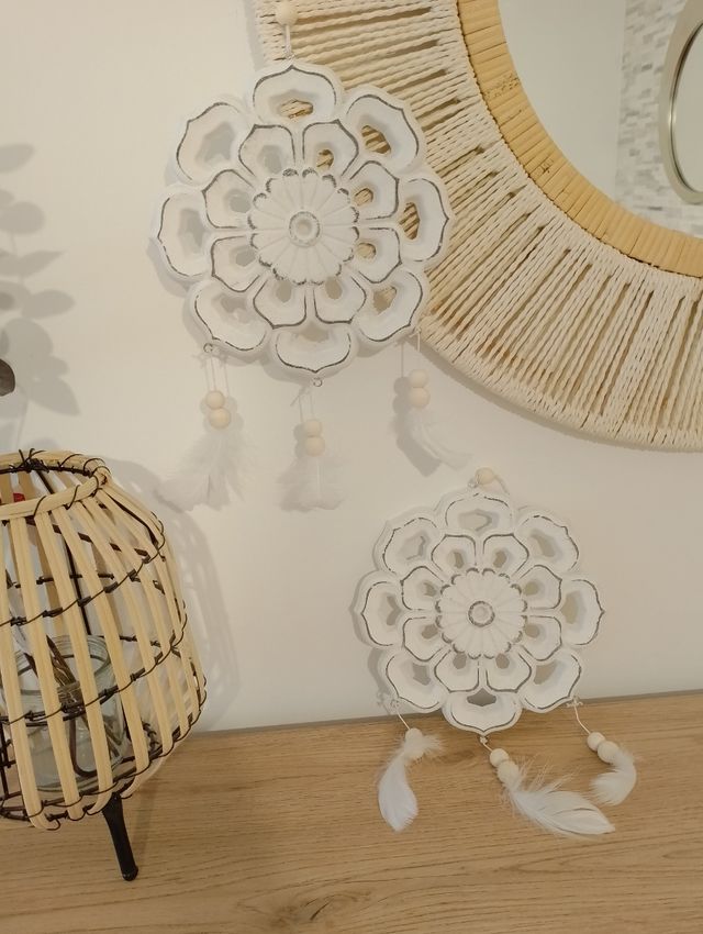 Decoración mandala madera y plumas 