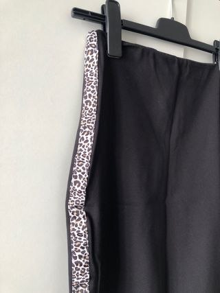 Falda detalles leopardo