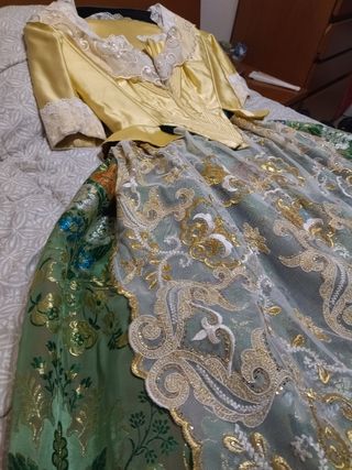 Venta o alquiler traje fallera 